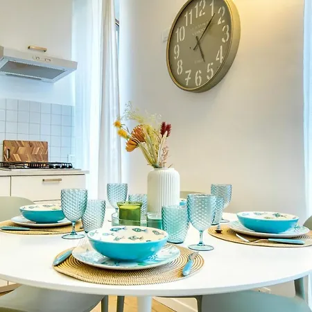 Leafy Sunshine, Bilocale In Porta Venezia, Con Metro A 1 Min A Piedi Апартаменты Милан